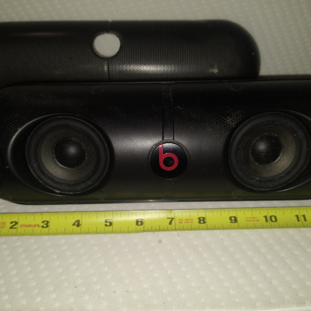 Beats pill XL (discontinued) *R A R E * Tested Working Red - Picture 2 of 4